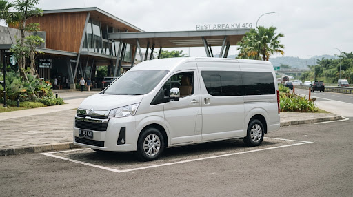 Toyota Hiace Premio Luxury Van